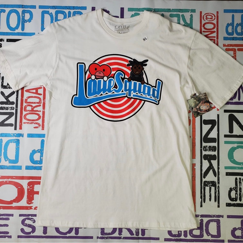 Love squad graphic tee sz Xl