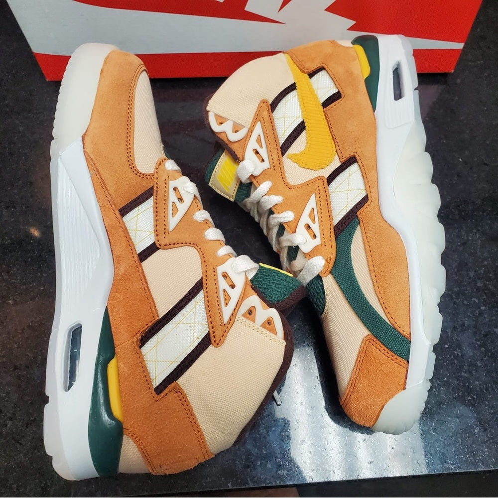 Nike air trainers Sz 8 muti colors