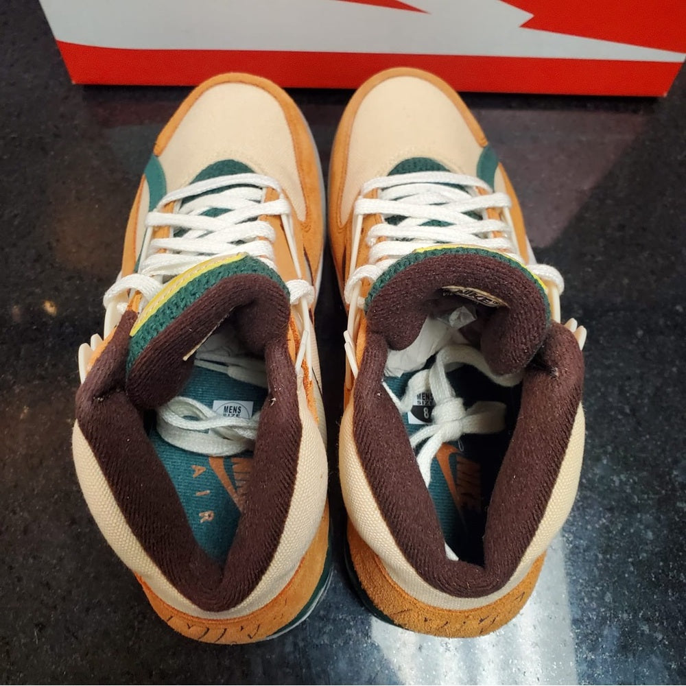 Nike air trainers Sz 8 muti colors