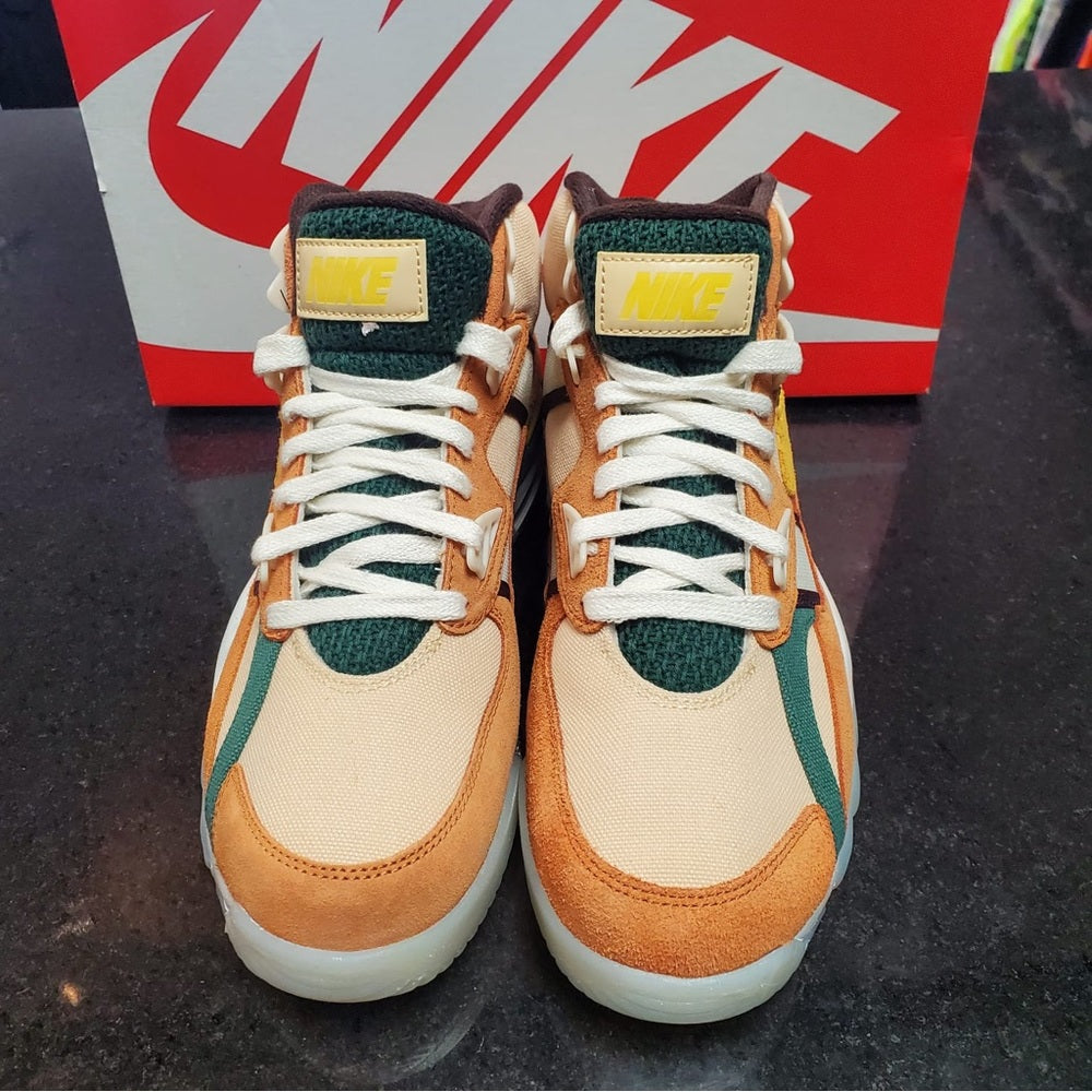 Nike air trainers Sz 8 muti colors