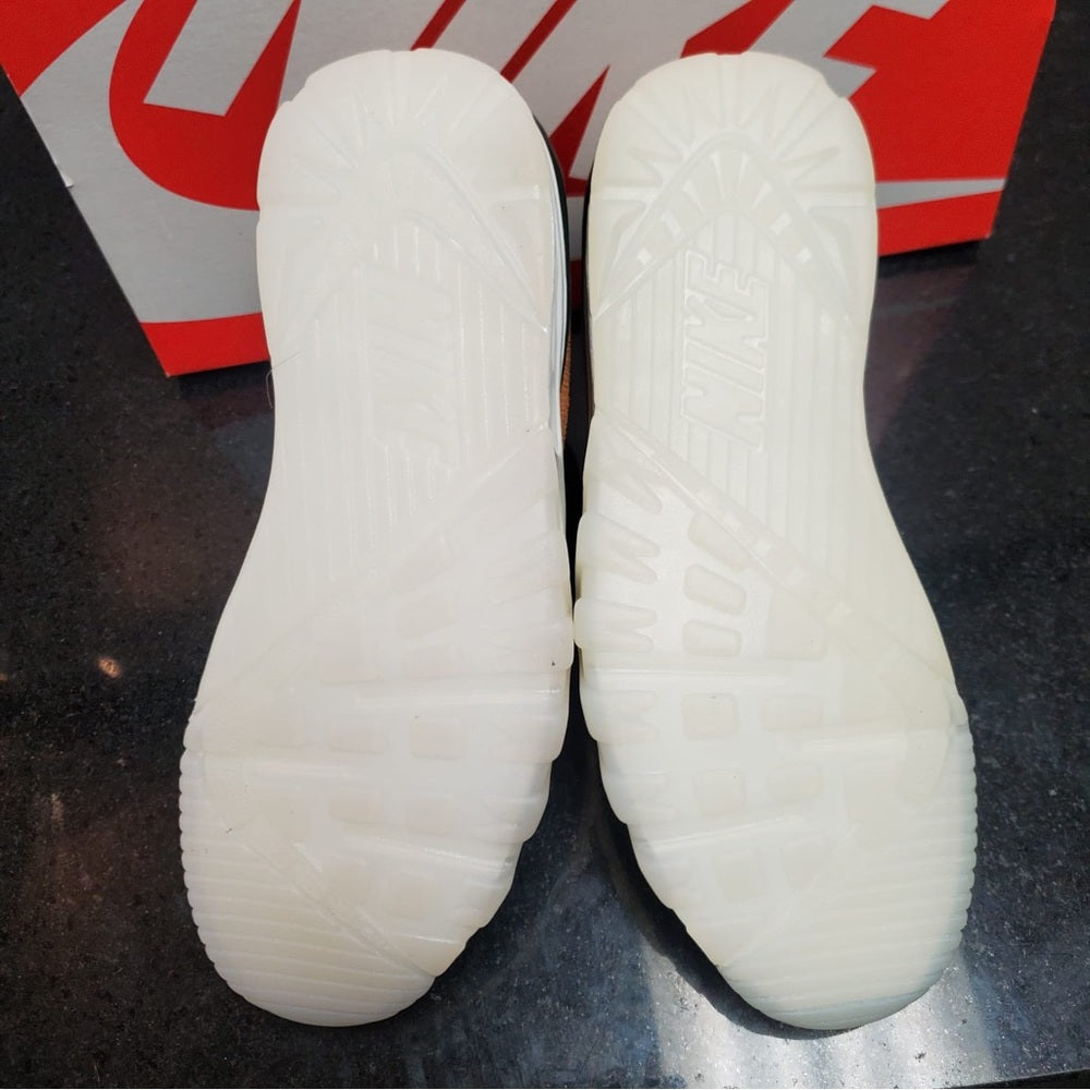 Nike air trainers Sz 8 muti colors