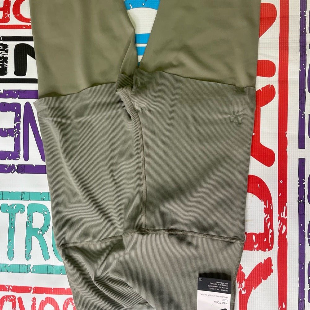 Nike Women's Yoga Luxe Layered 7/8 Leggings Green Size Xs