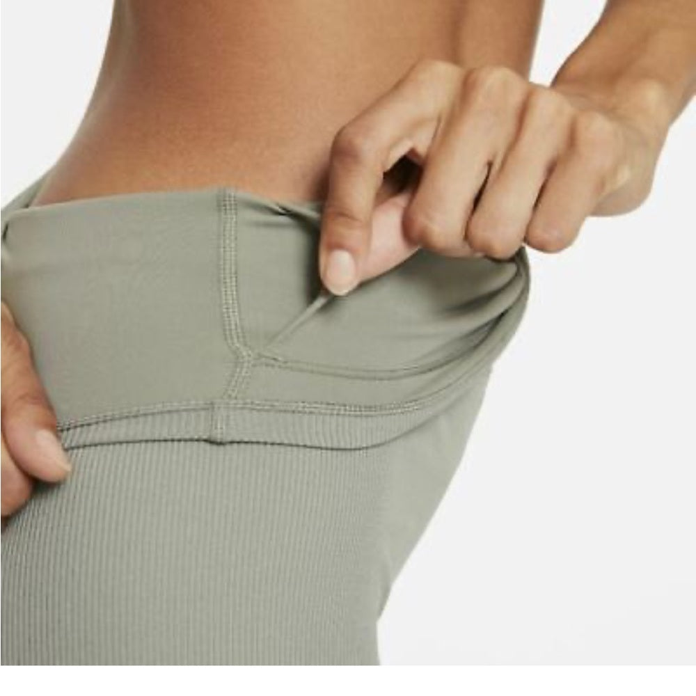 Nike Women's Yoga Luxe Layered 7/8 Leggings Green Size Xs