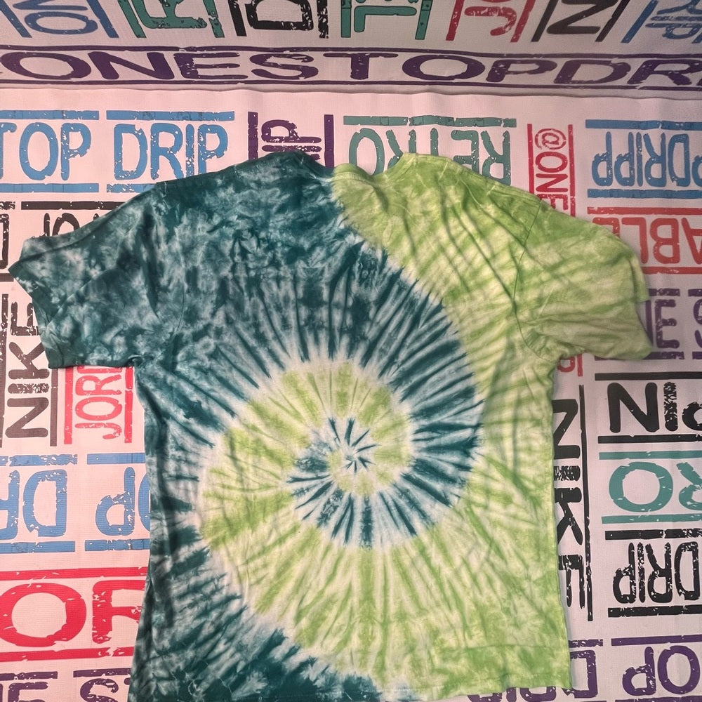 Sz 2xl graphic tee tydye muti colors