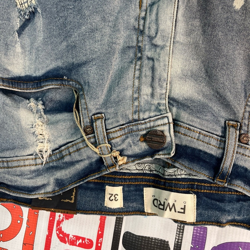 Ripped denim jean shorts Sz 32