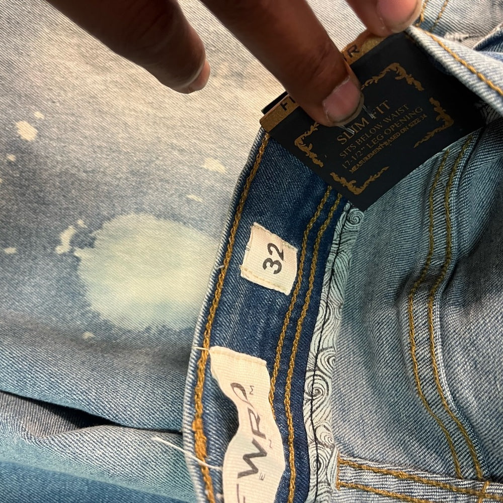 Ripped denim jean shorts Sz 32