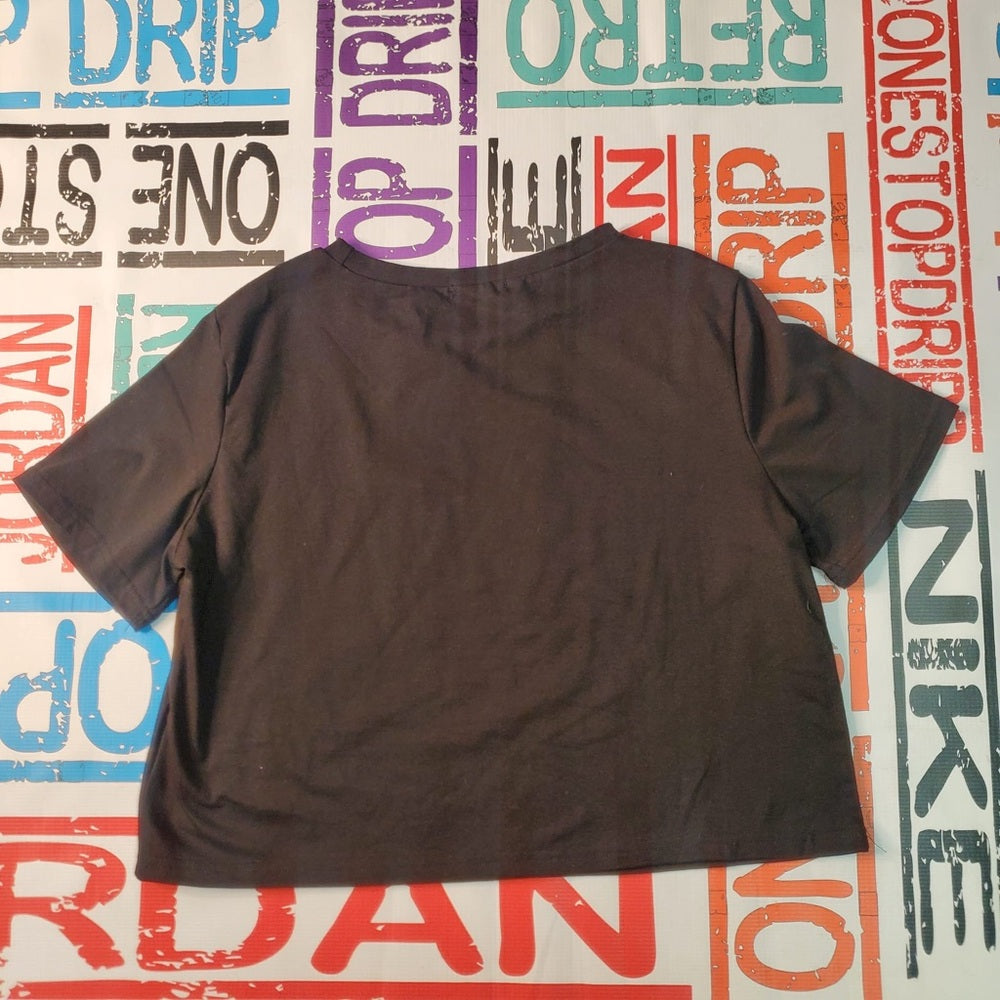 Sz Large crop top graphic tee