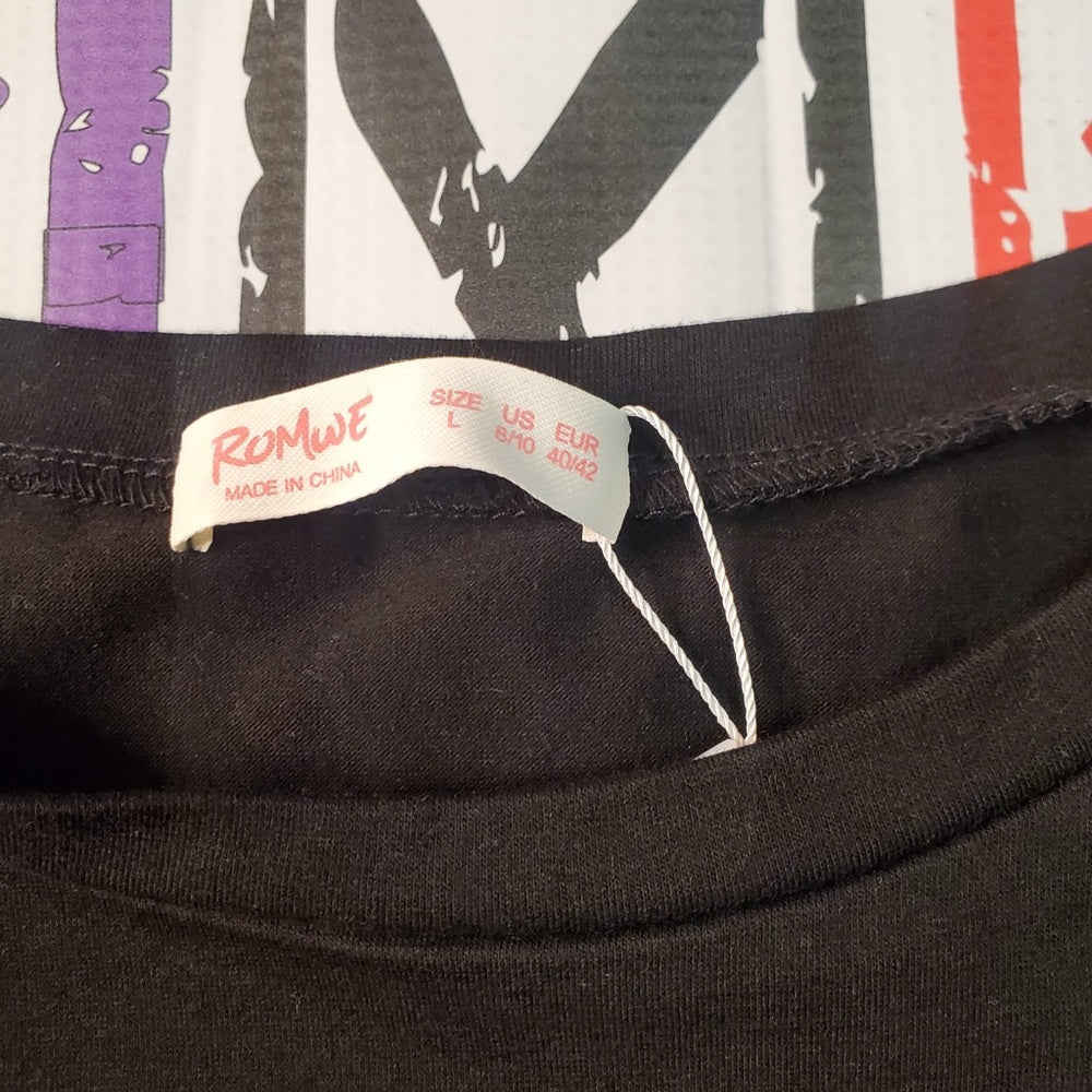 Sz Large crop top graphic tee