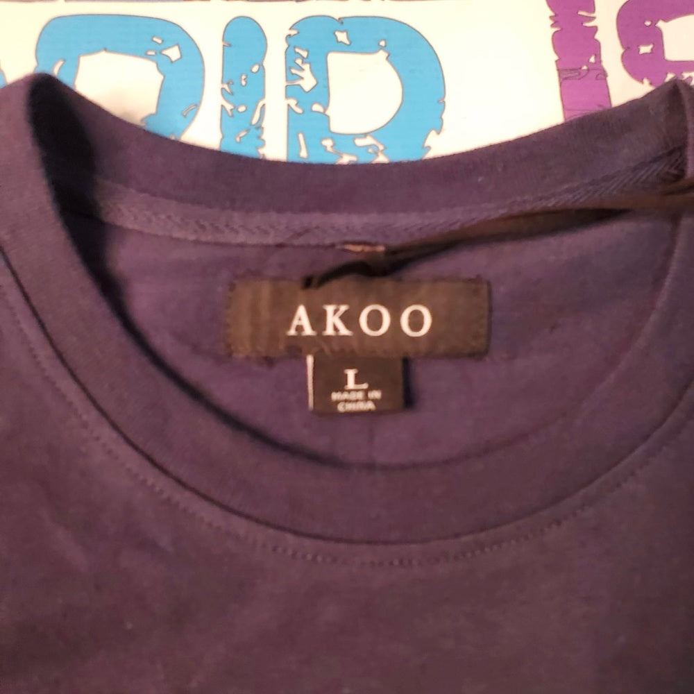 Akoo graphic tee sz large navy blue