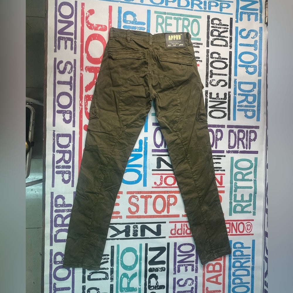 Sz Various olive green cargos side pockets
