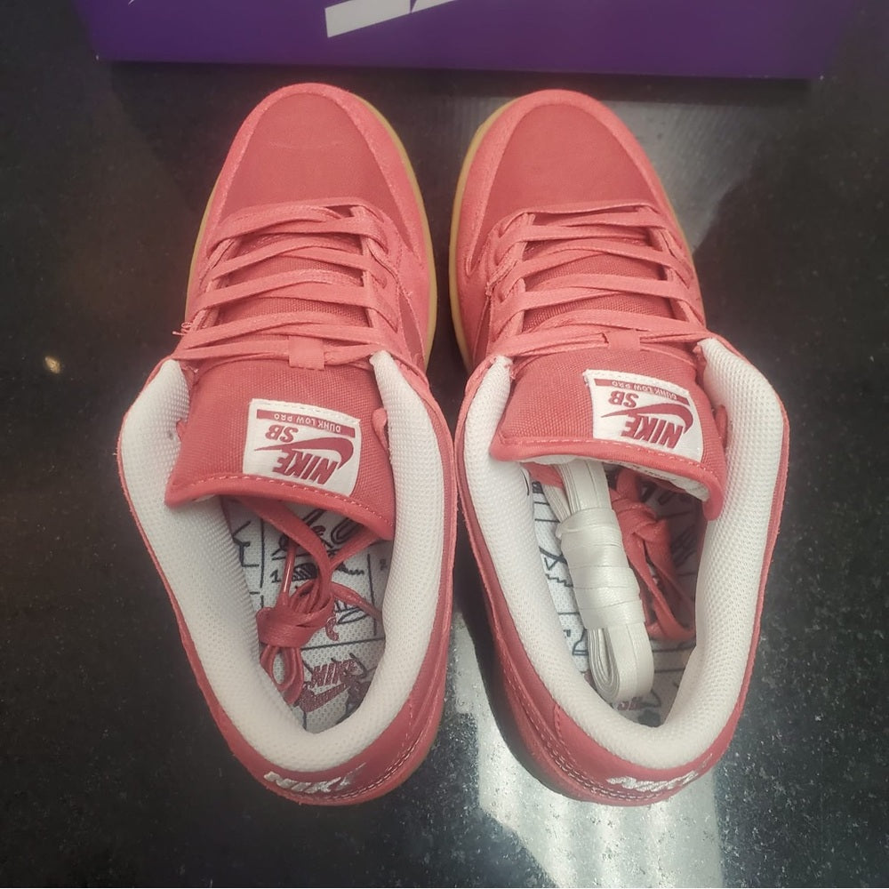 Sz 8 Nike sb lows red