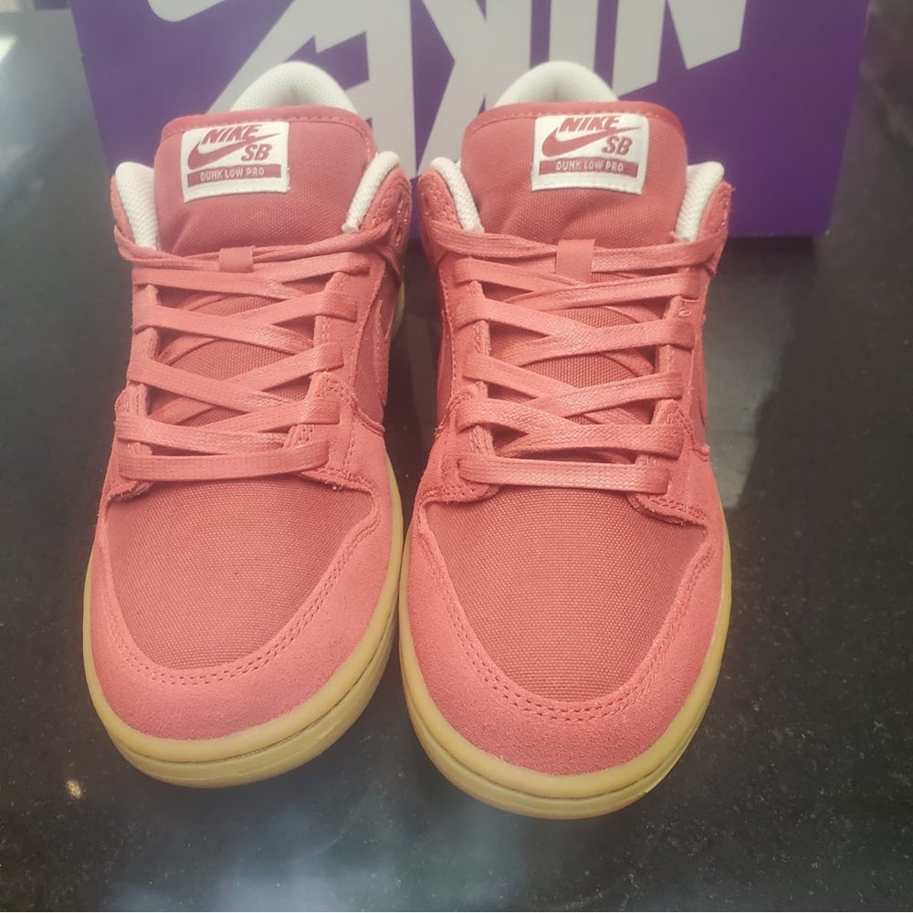 Sz 8 Nike sb lows red