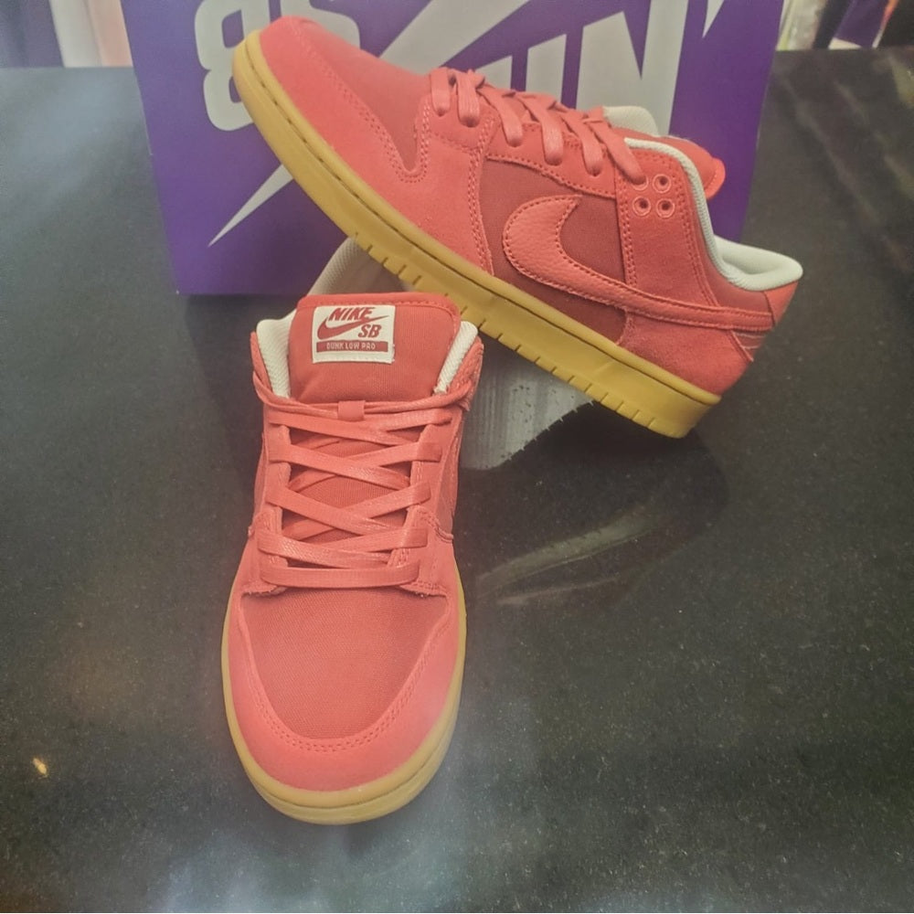 Sz 8 Nike sb lows red