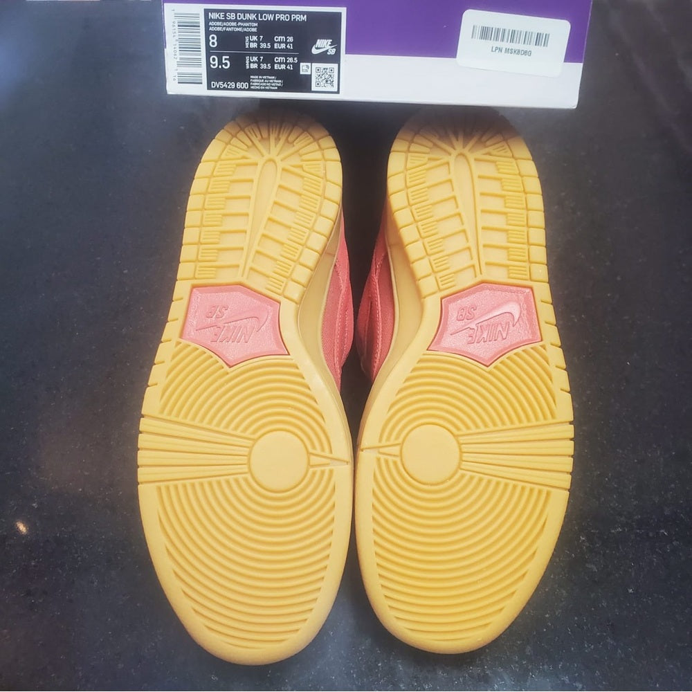 Sz 8 Nike sb lows red