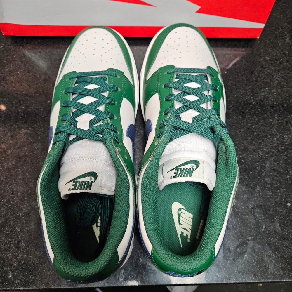 Nike women’s dunks Sz Various