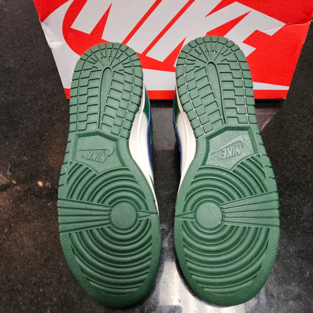 Nike women’s dunks Sz Various