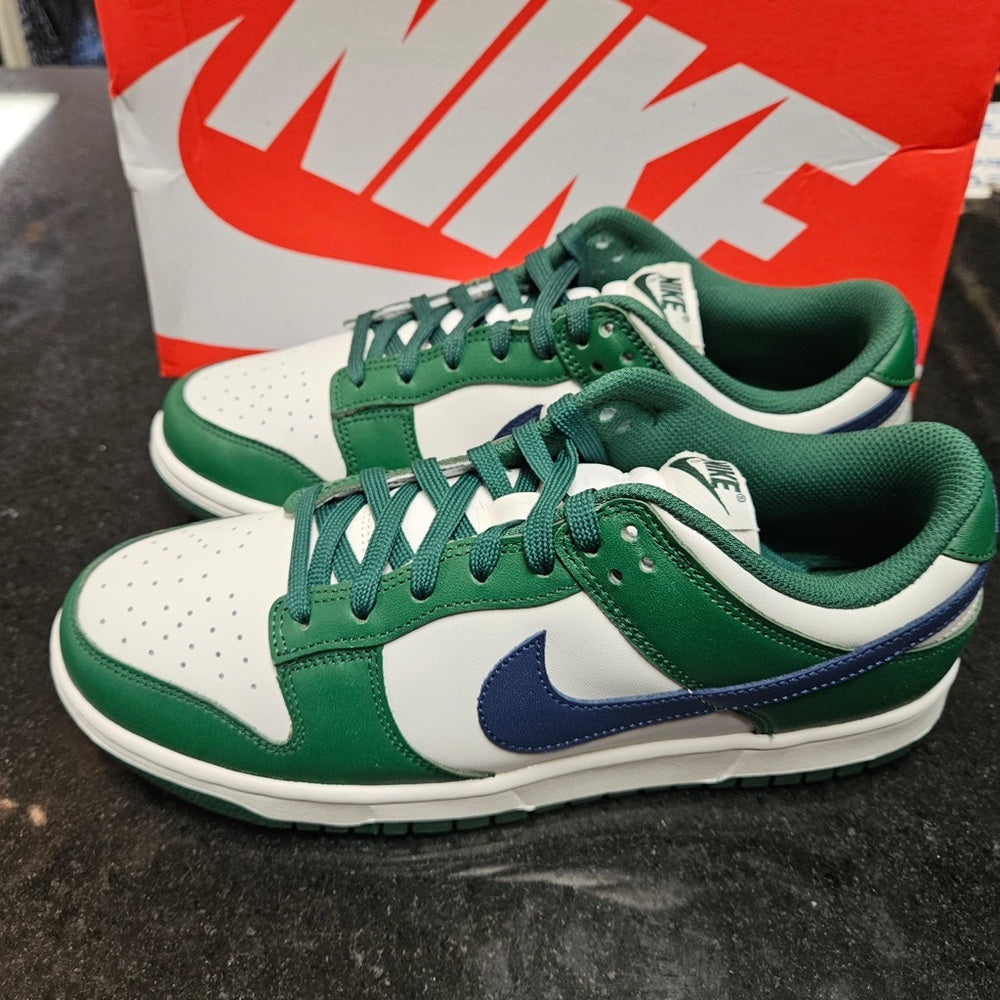 Nike women’s dunks Sz Various