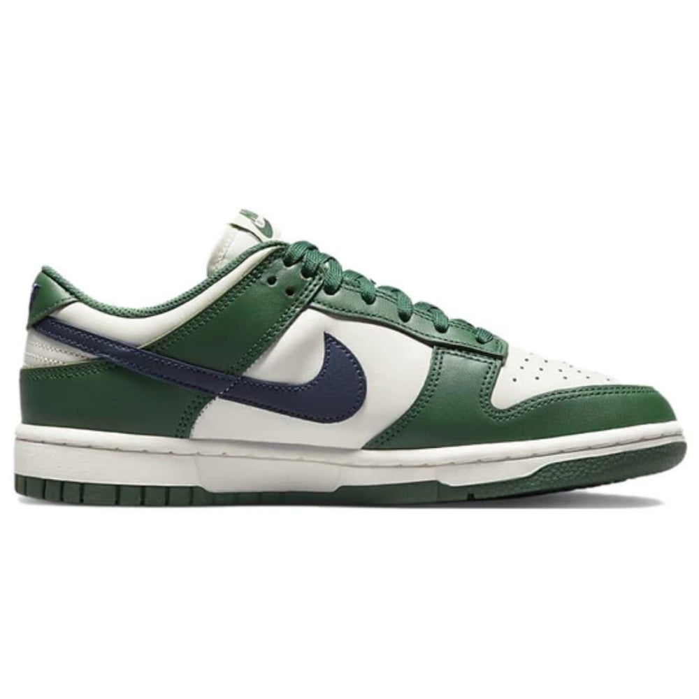 Nike women’s dunks Sz Various