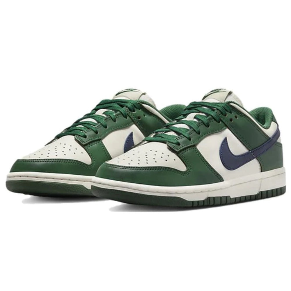 Nike women’s dunks Sz Various