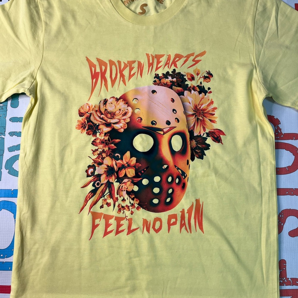Broken Hearts yellow graphic tee Sz Various