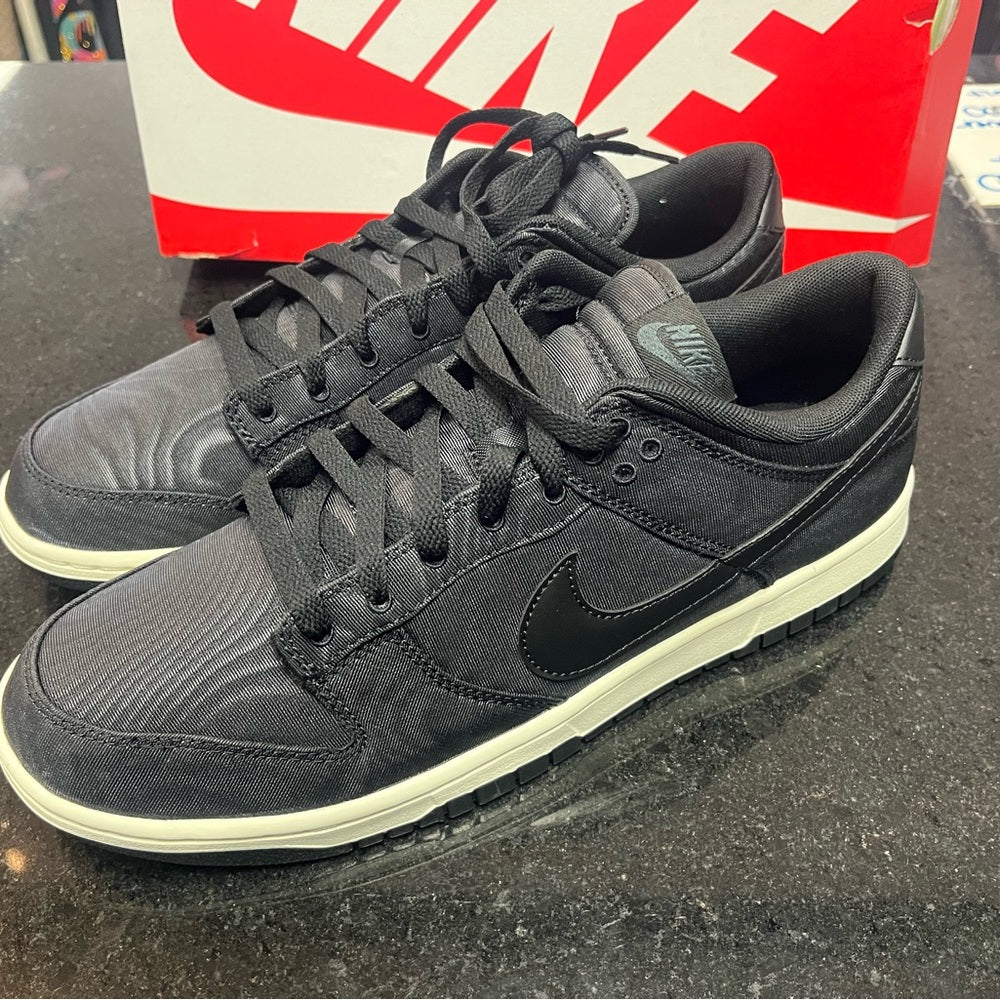 Sz various Nike dunks black lows