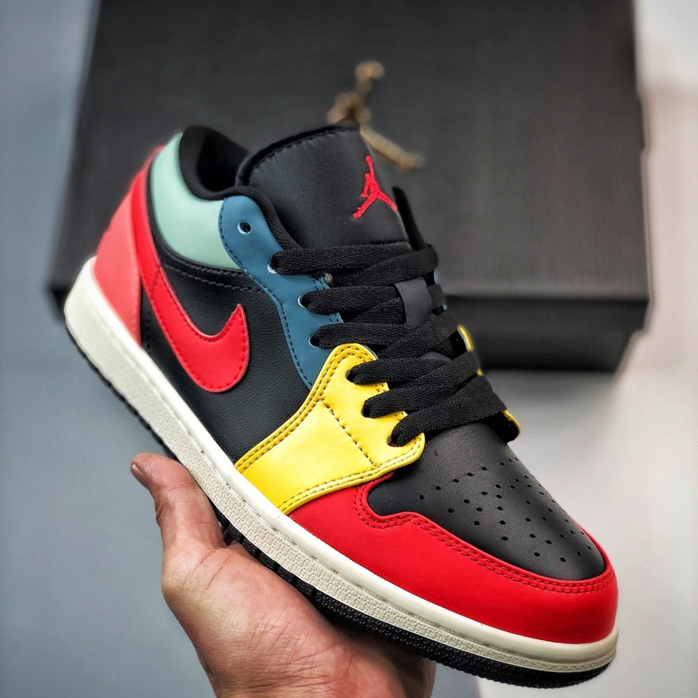 Sz 10.5 M / sz 12W Jordan 1 Low SE "Black/Fire Red/Taxi/French Blue