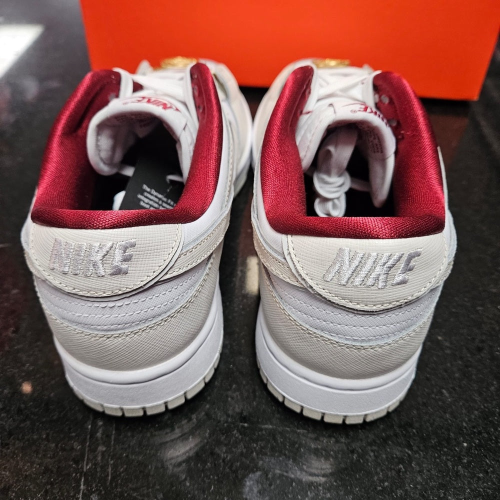 Sz Various Nike Dunk Low SE
Just Do It White Phantom (Women's)