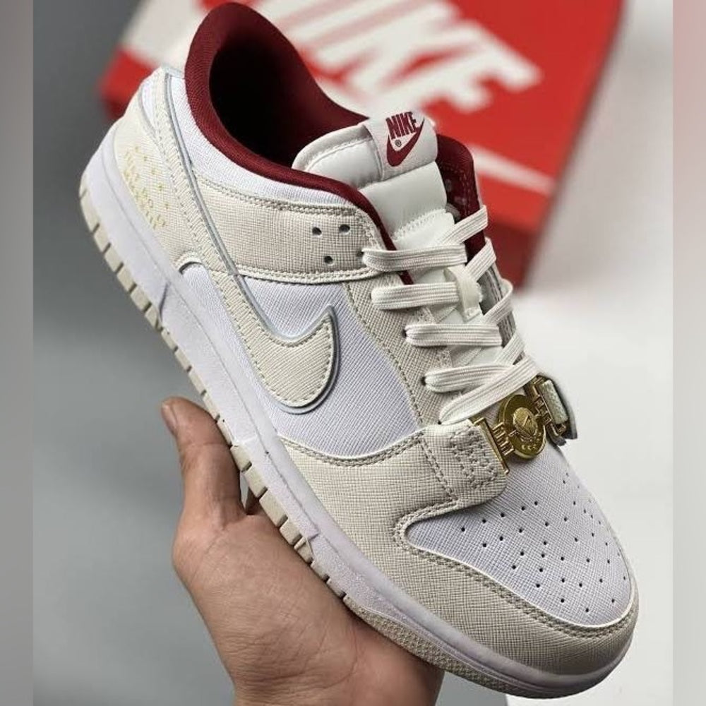 Sz Various Nike Dunk Low SE
Just Do It White Phantom (Women's)