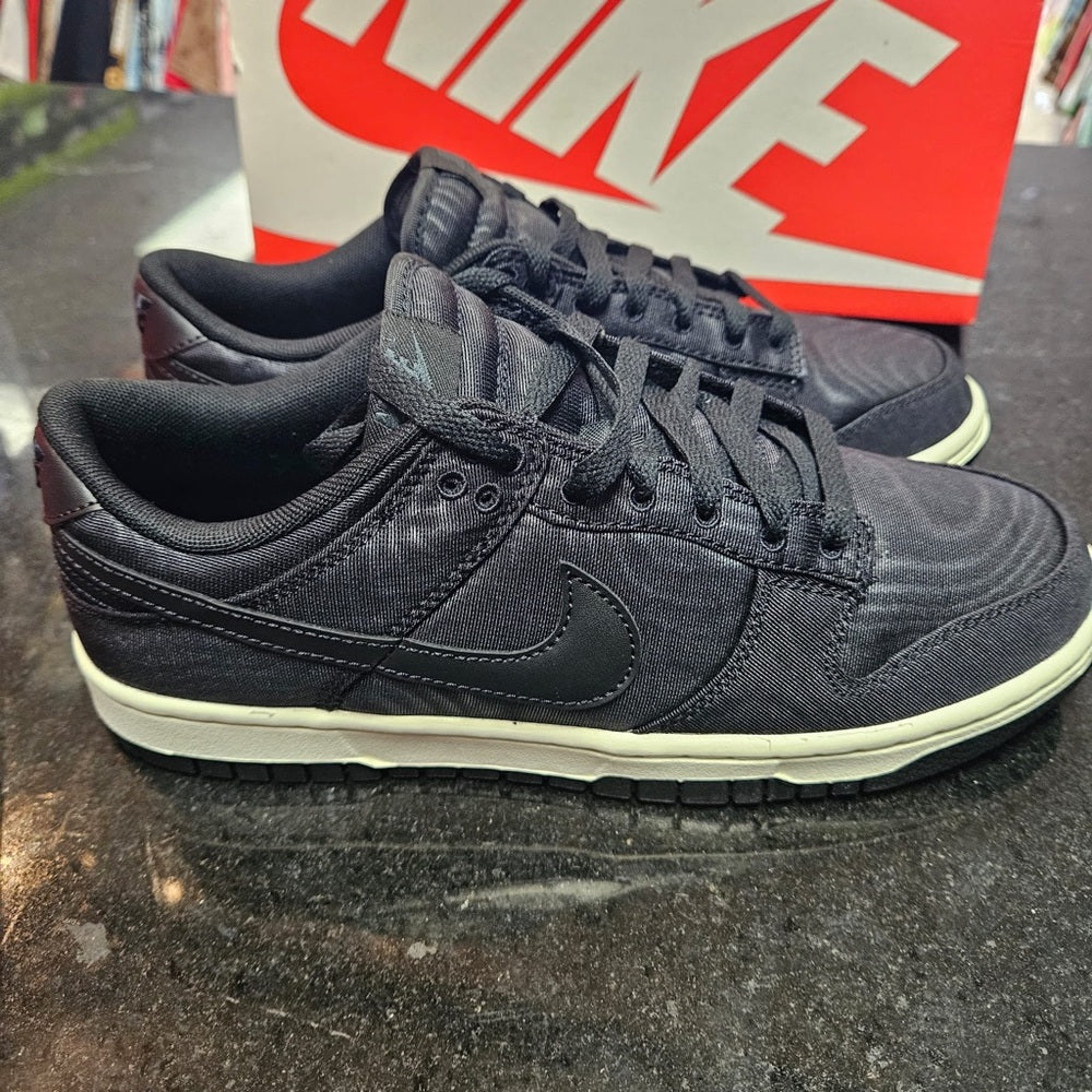 Sz various Nike dunks black lows