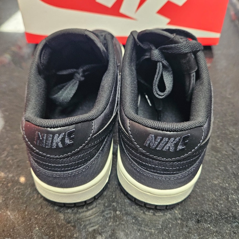 Sz various Nike dunks black lows
