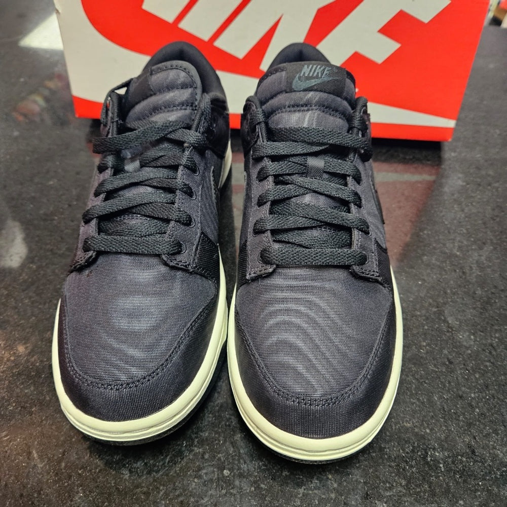 Sz various Nike dunks black lows