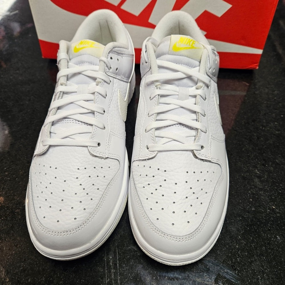 Sz 11 Nike dunk valentines women’s