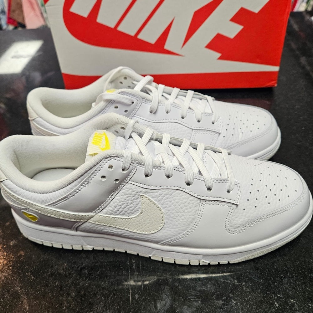 Sz 11 Nike dunk valentines women’s