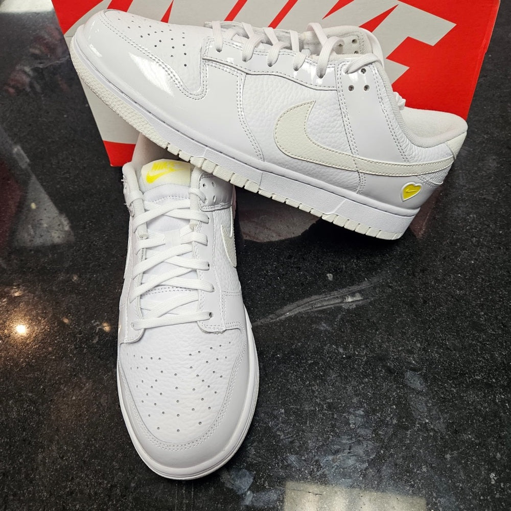 Sz 11 Nike dunk valentines women’s