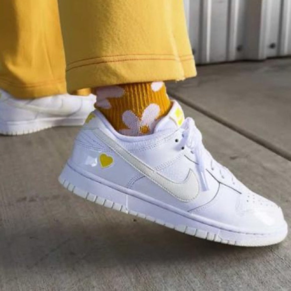 Sz 11 Nike dunk valentines women’s