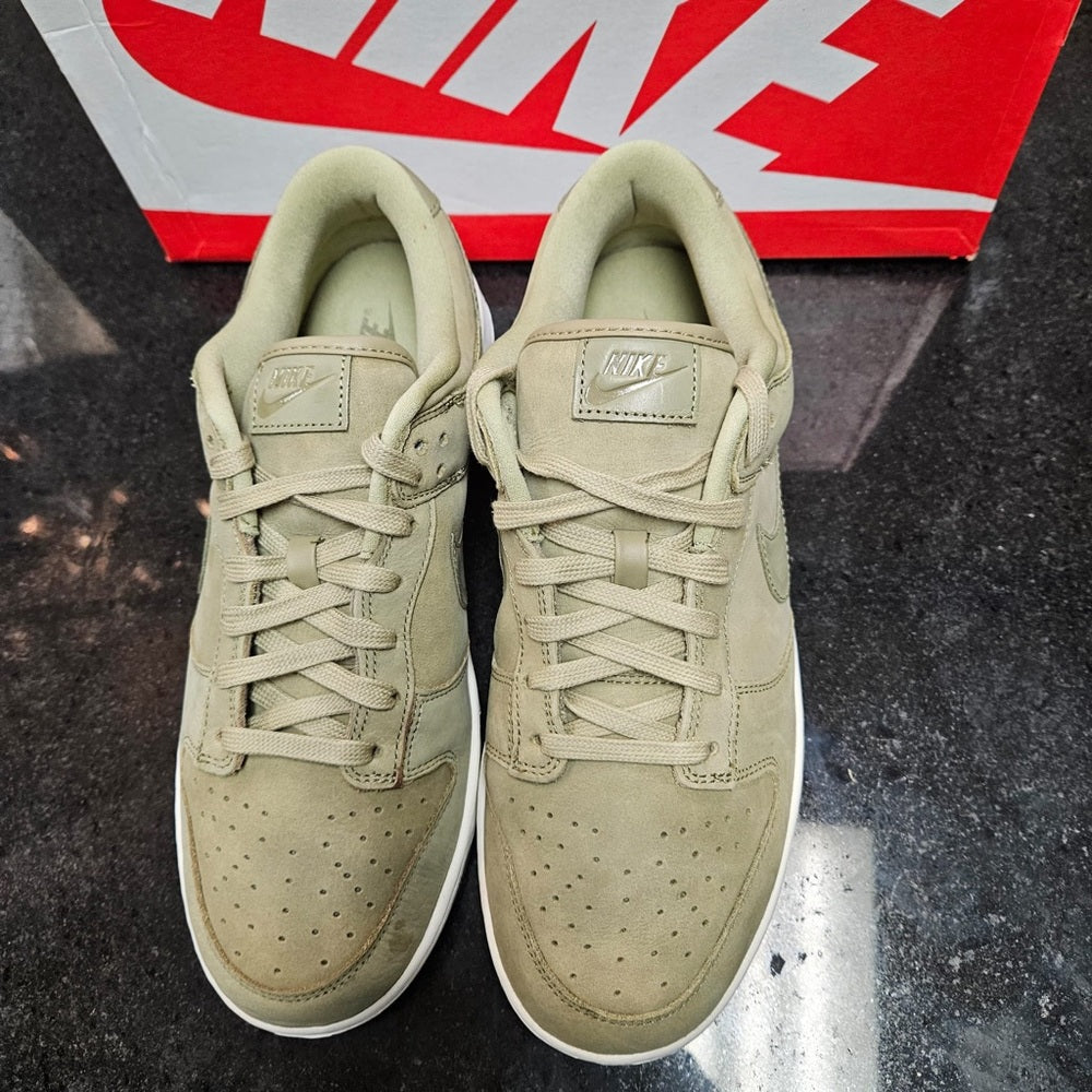 Sz various NIKE DUNK LOW WMNS PREMIUM 'NEUTRAL OLIVE'