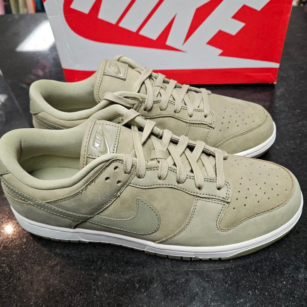 Sz various NIKE DUNK LOW WMNS PREMIUM 'NEUTRAL OLIVE'