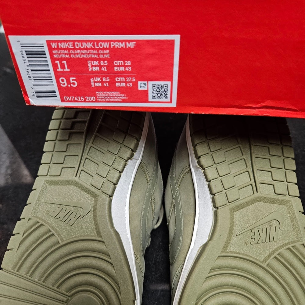 Sz various NIKE DUNK LOW WMNS PREMIUM 'NEUTRAL OLIVE'