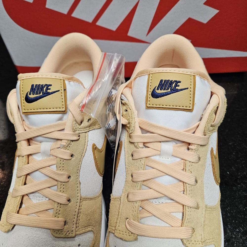 Nike Gold dunks sz 11.5 women’s NWB