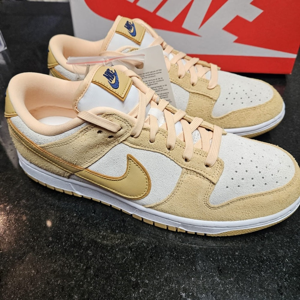 Nike Gold dunks sz 11.5 women’s NWB