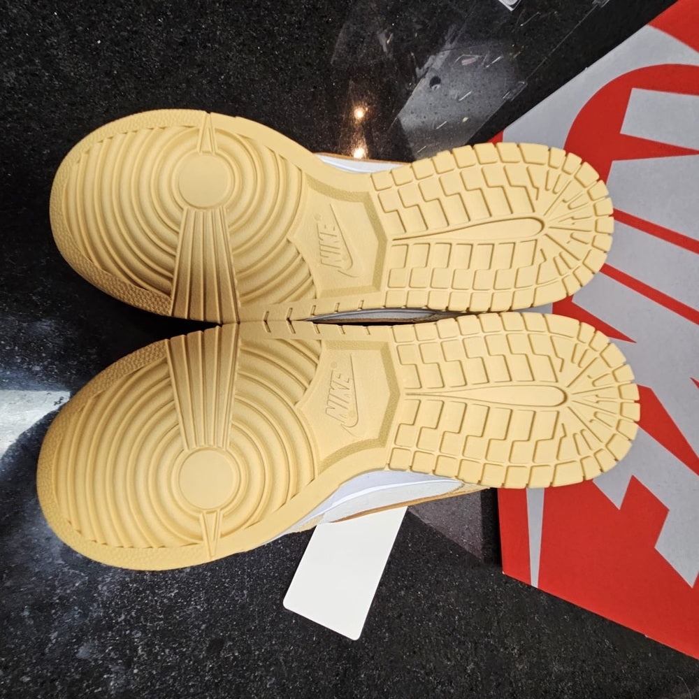 Nike Gold dunks sz 11.5 women’s NWB