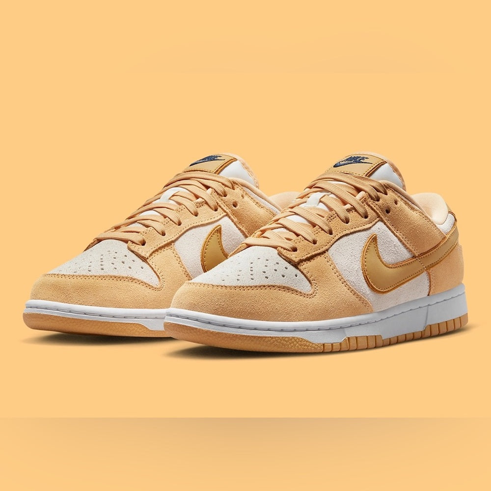 Nike Gold dunks sz 11.5 women’s NWB