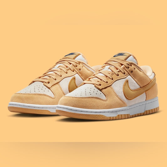 Nike Gold dunks sz 11.5 women’s NWB