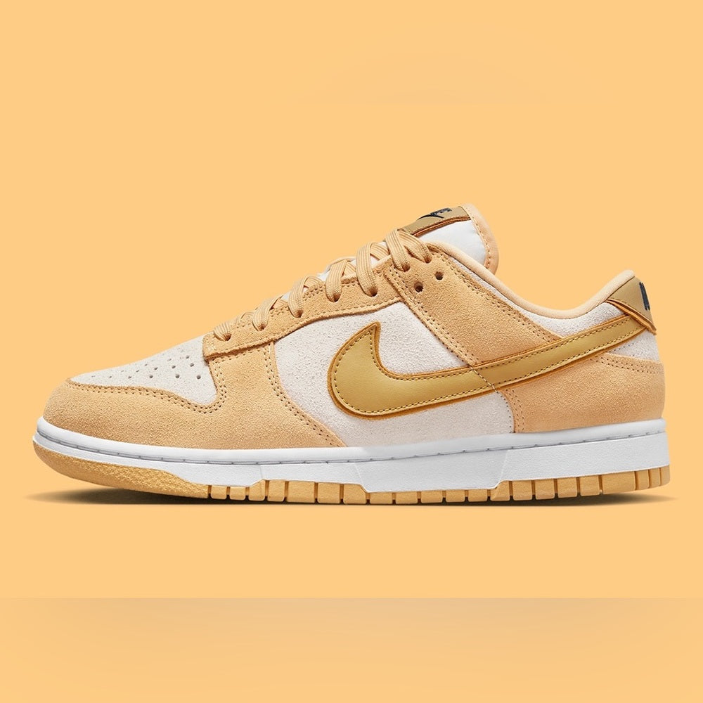 Nike Gold dunks sz 11.5 women’s NWB