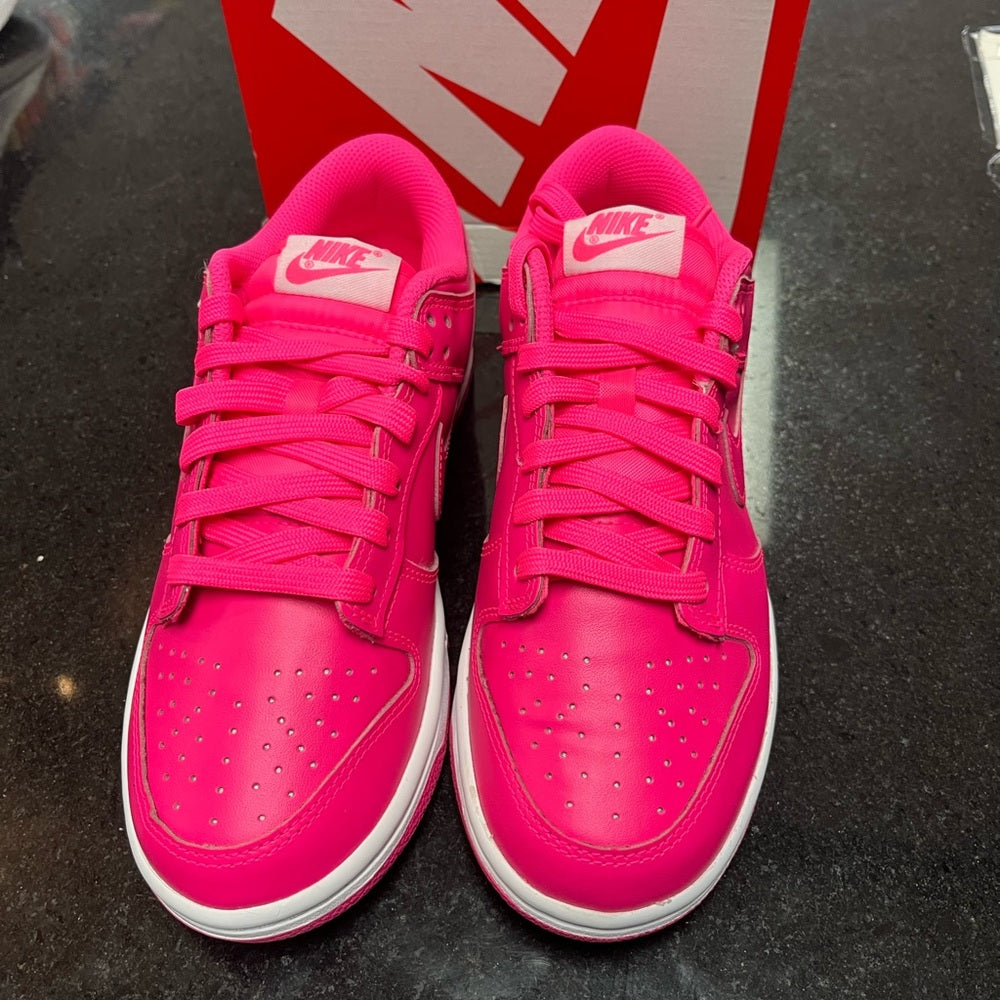 WMNS DUNK LOW
"Hot Pink" sz 7.5