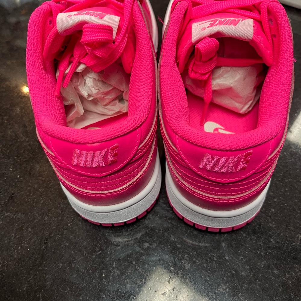 WMNS DUNK LOW
"Hot Pink" sz 7.5