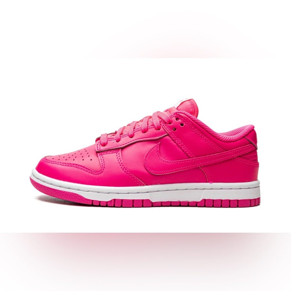 WMNS DUNK LOW
"Hot Pink" sz 7.5