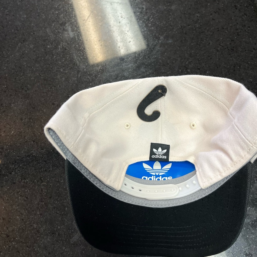 Adidas SnapBack one size fits all