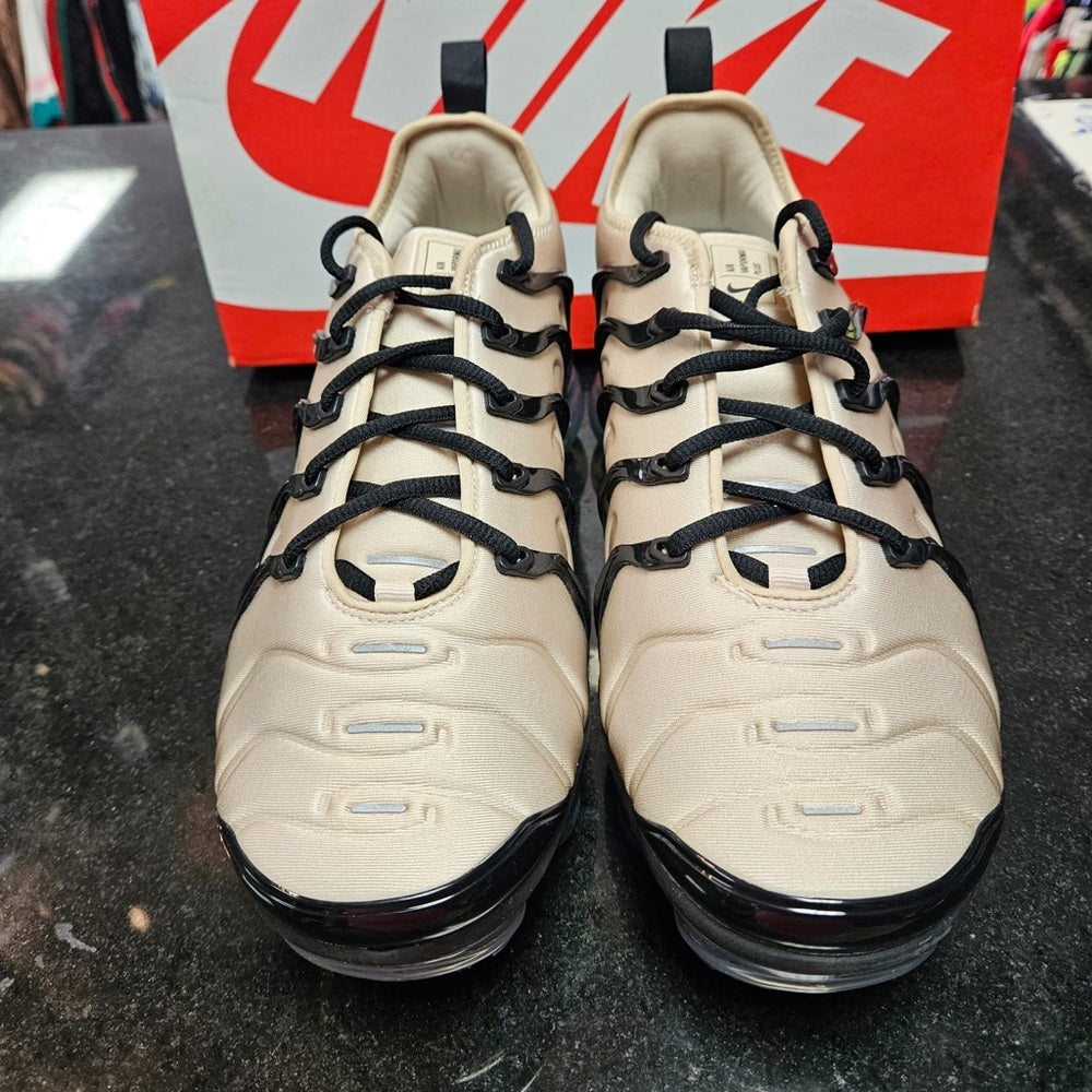 Sz Various  NIKE AIR VAPORMAX PLUS RUNNING SHOES