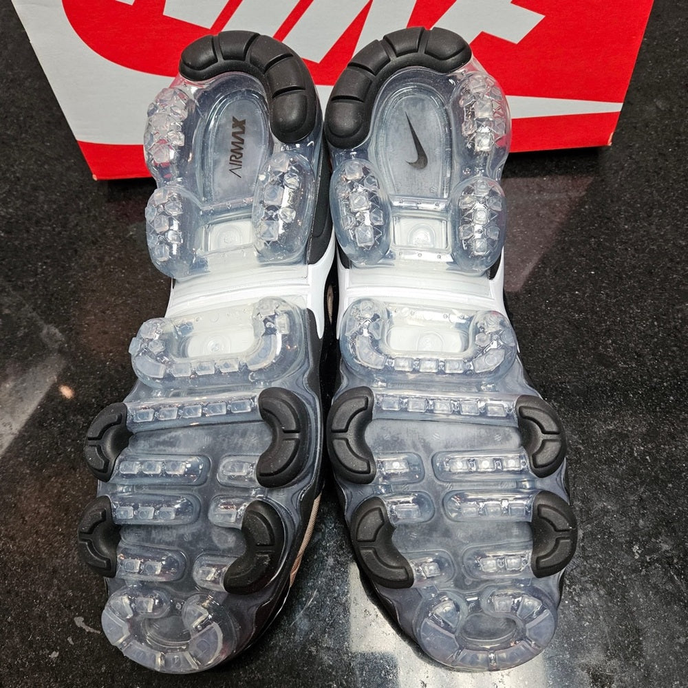 Sz Various  NIKE AIR VAPORMAX PLUS RUNNING SHOES